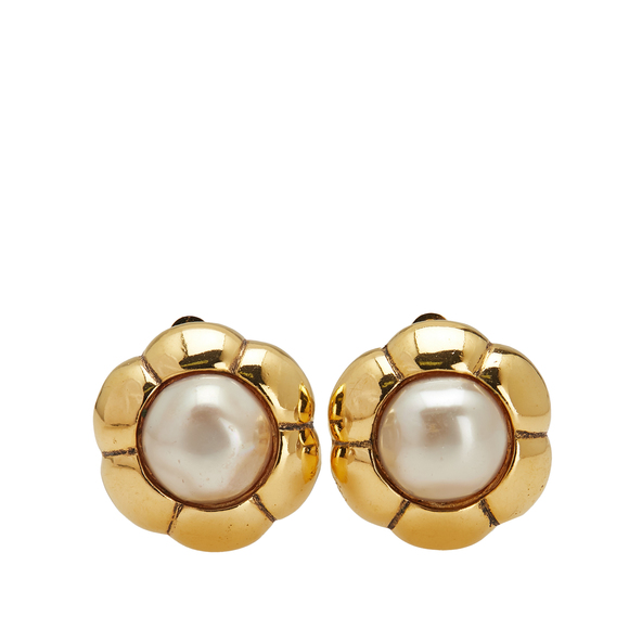 Pre-Loved Chanel Gold Plated Faux Pearl Flower Clip On Earrings - Picture 1 of 5